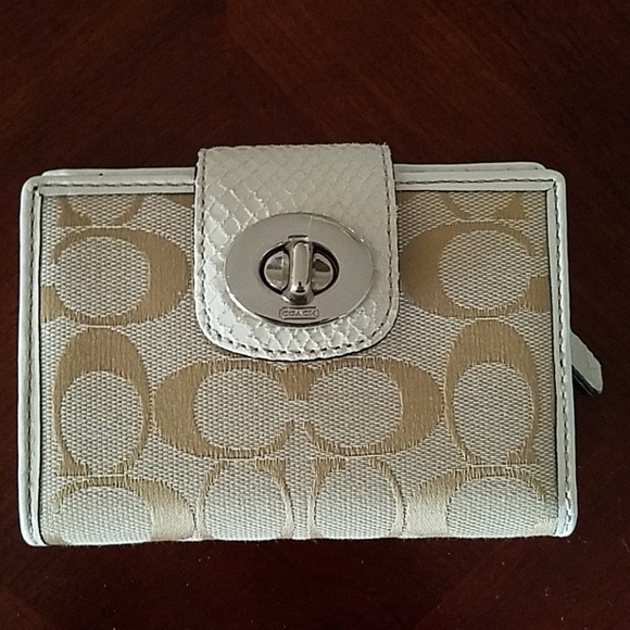 Coach Handbags - Coach Bi-fold Wallet